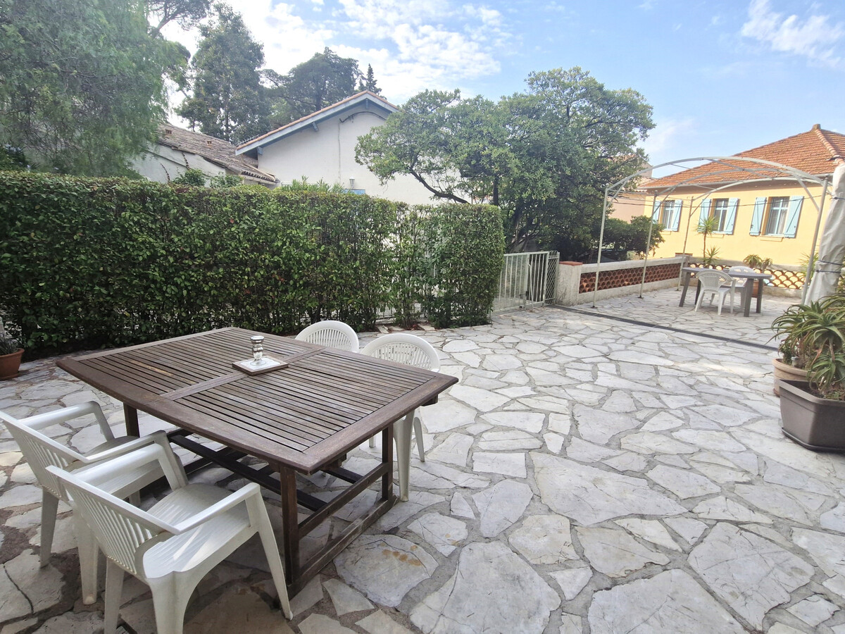 Appartement 2 pièces climatisé, terrasse 50 m², sud, parking - Photo 1