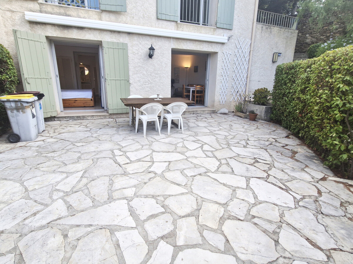 Appartement 2 pièces climatisé, terrasse 50 m², sud, parking - Photo 2
