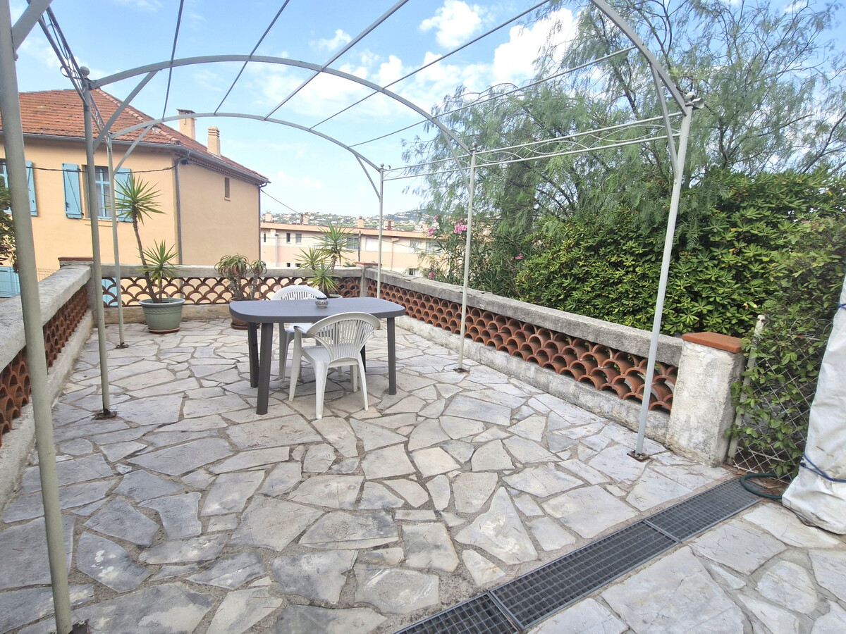 Appartement 2 pièces climatisé, terrasse 50 m², sud, parking - Photo 3