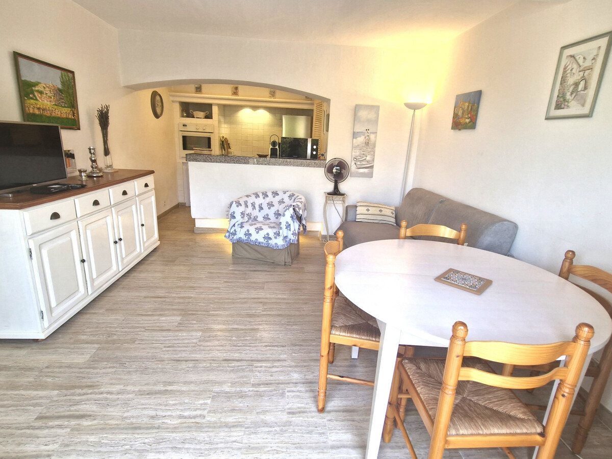 Appartement 2 pièces climatisé, terrasse 50 m², sud, parking - Photo 4