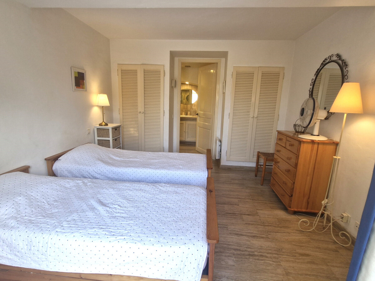 Appartement 2 pièces climatisé, terrasse 50 m², sud, parking - Photo 14
