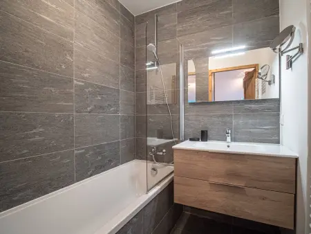 Appartement neuf pied de pistes, 7 pers, balcon vue montagne : photo 15