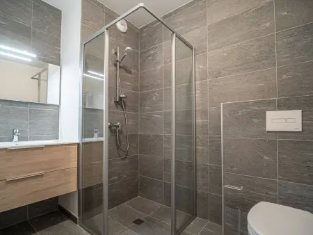 Appartement neuf pied de pistes, 7 pers, balcon vue montagne : photo 16