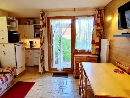 Location appartement à La Plagne Montalbert , Charmant T2 avec terrasse, proche pistes, parking gratuit