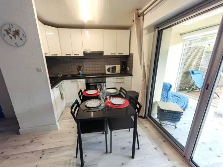 T2 rez de jardin rénové et climatisé avec parking, Cap d'Agde : photo 4