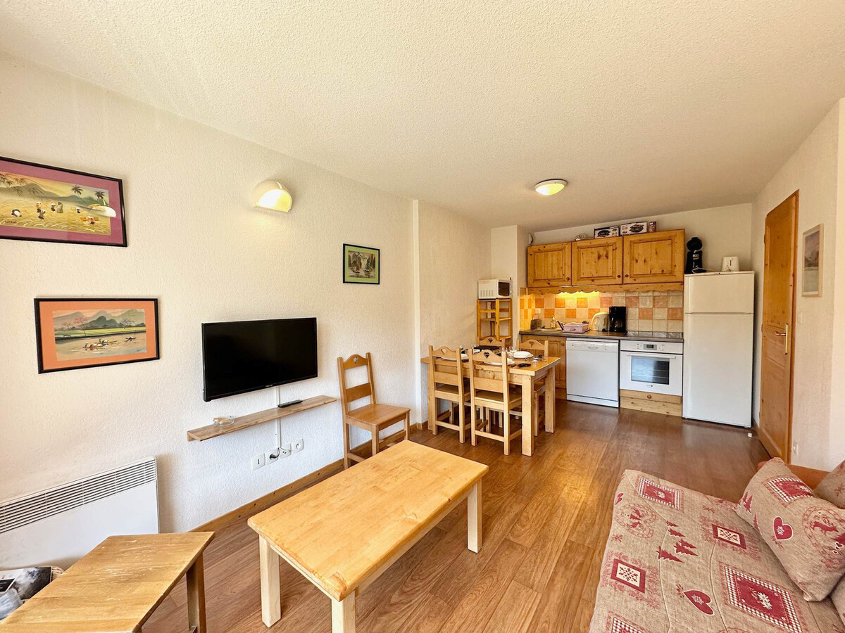 T3 spacieux à Vars, balcon montagne, à 2 pas des pistes - Photo 2