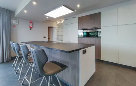Villa 360 m² avec jacuzzi et sauna, 10 personnes : photo 6