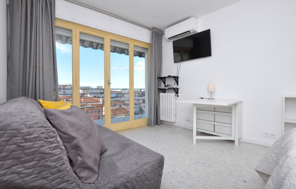 Studio balcon 5e étage au cœur de Cannes - Photo 2