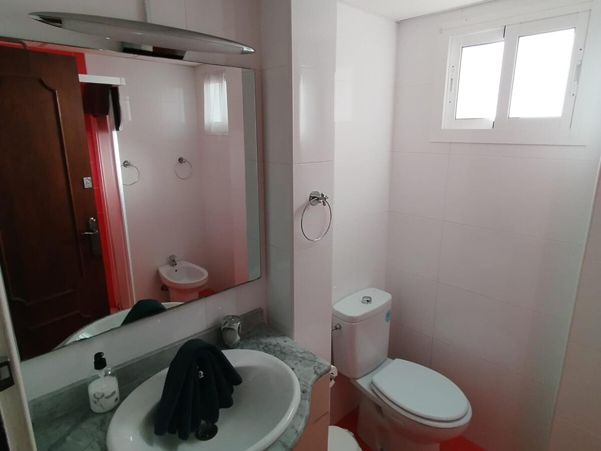 Appartement 2 chambres climatisé avec balcon privé à Torremolinos - Photo 17