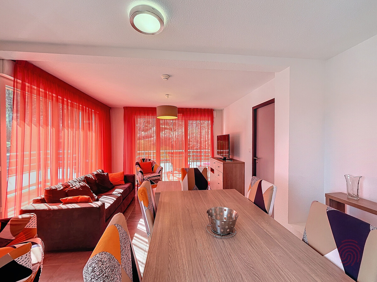 F3 climatisé 65m² terrasse vue montagnes à Lamalou-les-Bains - Photo 2