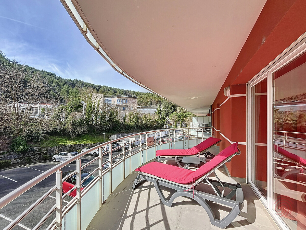 F3 climatisé 65m² terrasse vue montagnes à Lamalou-les-Bains - Photo 14