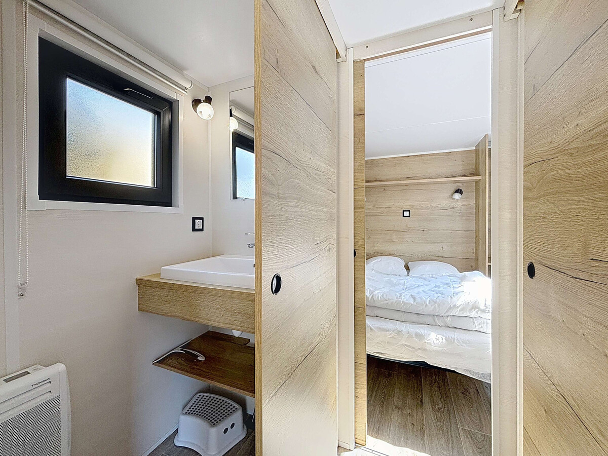 Tiny House bois avec terrasse à Jullouville, 200m plage - Photo 7