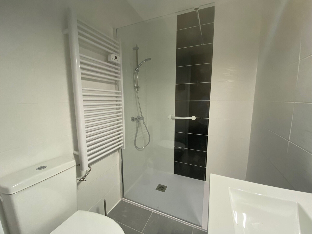 Studio climatisé 19m² à 10 min des Thermes - Photo 7