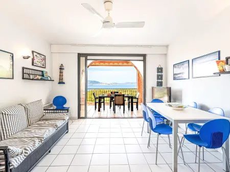 Appartement Giulia II à Lumio, terrasse vue mer : photo 6