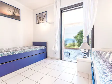 Appartement Giulia II à Lumio, terrasse vue mer : photo 15