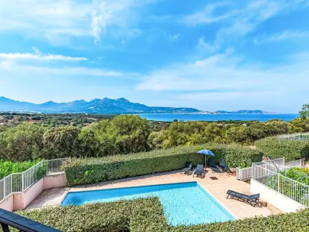 Appartement Giulia II à Lumio, terrasse vue mer : photo 28