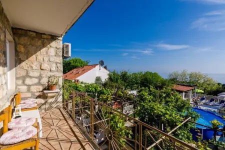Location appartement à Dubrovnik, Apartments Nicol - Two-Bedroom Apartment with Balcony and Sea View