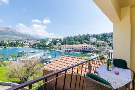 Location appartement à Cavtat, Apartments & Rooms Mihajica- Comfort Studio Apartment with Balcony and Sea View