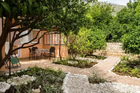 Location appartement à Mlini, Apartments Bibijana- Premium Studio Apartment with Patio and Sea View (APARTMAN 3)