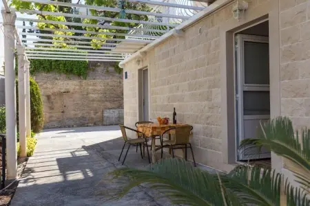 Location appartement à Cavtat, Apartments Milanović - Superior Studio Apartment with Terrace and Garden View
