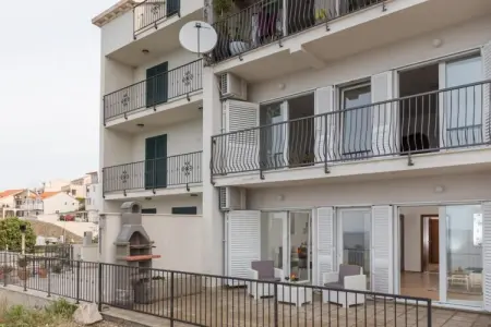 Location appartement à Cavtat, Apartment Manuela - One-Bedroom Apartment with Balcony and Sea View