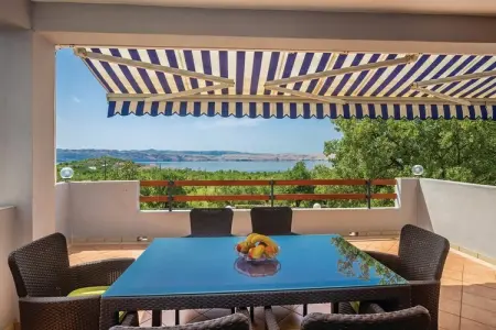 Location appartement à Karlobag, Apartments Paola - Two Bedroom Apartment with Terrace and Sea view