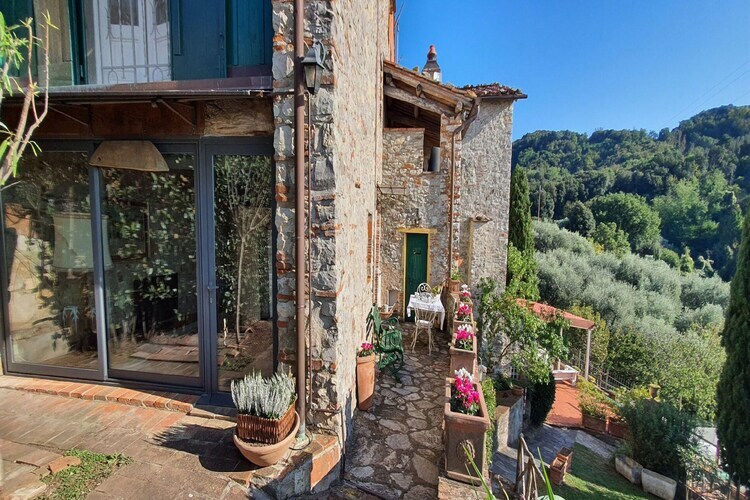 Borgo Bucatra Tramonto, Maison en pierre à Chiatri avec vue sur lac - Photo 2