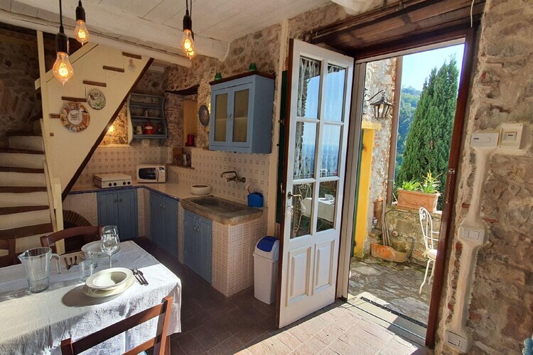 Borgo Bucatra Tramonto, Maison en pierre à Chiatri avec vue sur lac - Photo 14