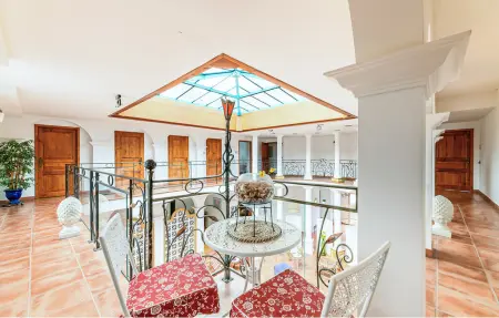 Manoir avec atrium, piscine privée pour 17 personnes : photo 6