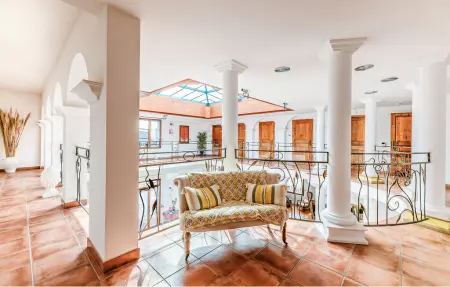 Manoir avec atrium, piscine privée pour 17 personnes : photo 17
