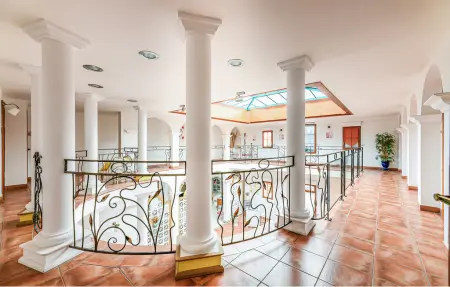 Manoir avec atrium, piscine privée pour 17 personnes : photo 18