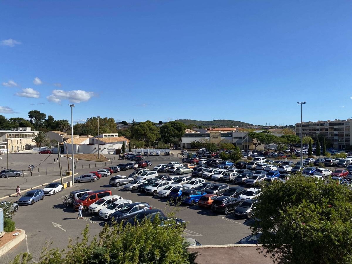 T1 rénové Balaruc-les-Bains, près Parc de Gaulle - Photo 9