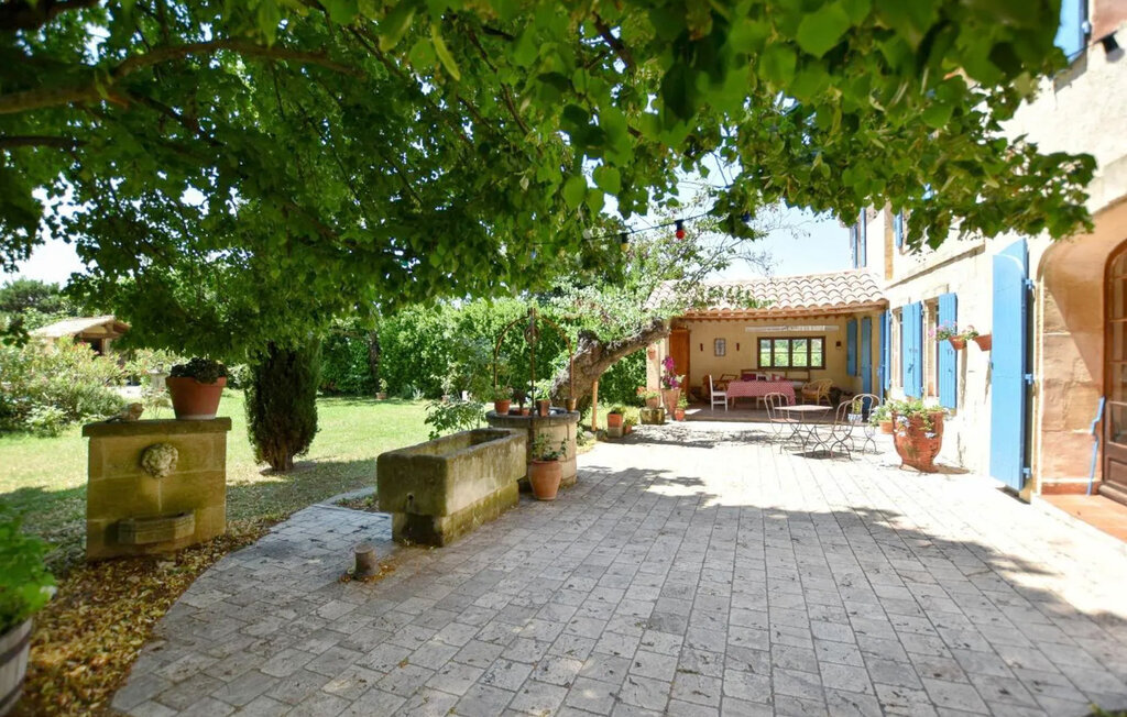 Ferme avec piscine privée pour 12 personnes à Arles - Photo 2