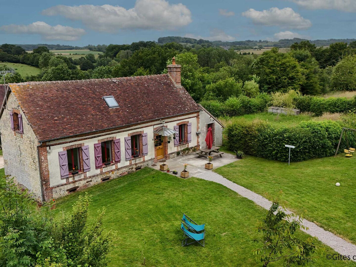 Longère authentique 2 hectares, jardin arboré et animaux - Photo 1
