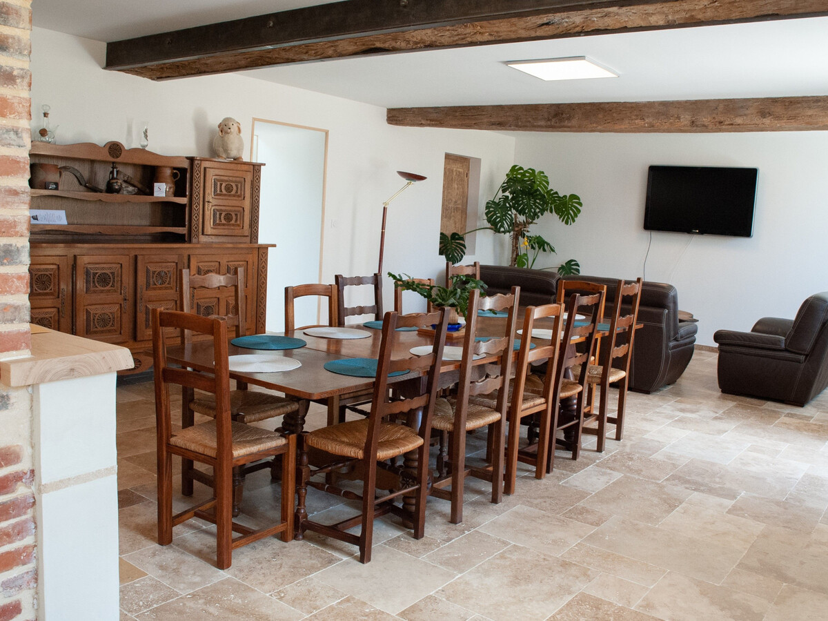 Gîte de la Bergerie : 14 personnes, 300 m², jardin et jeux - Photo 5