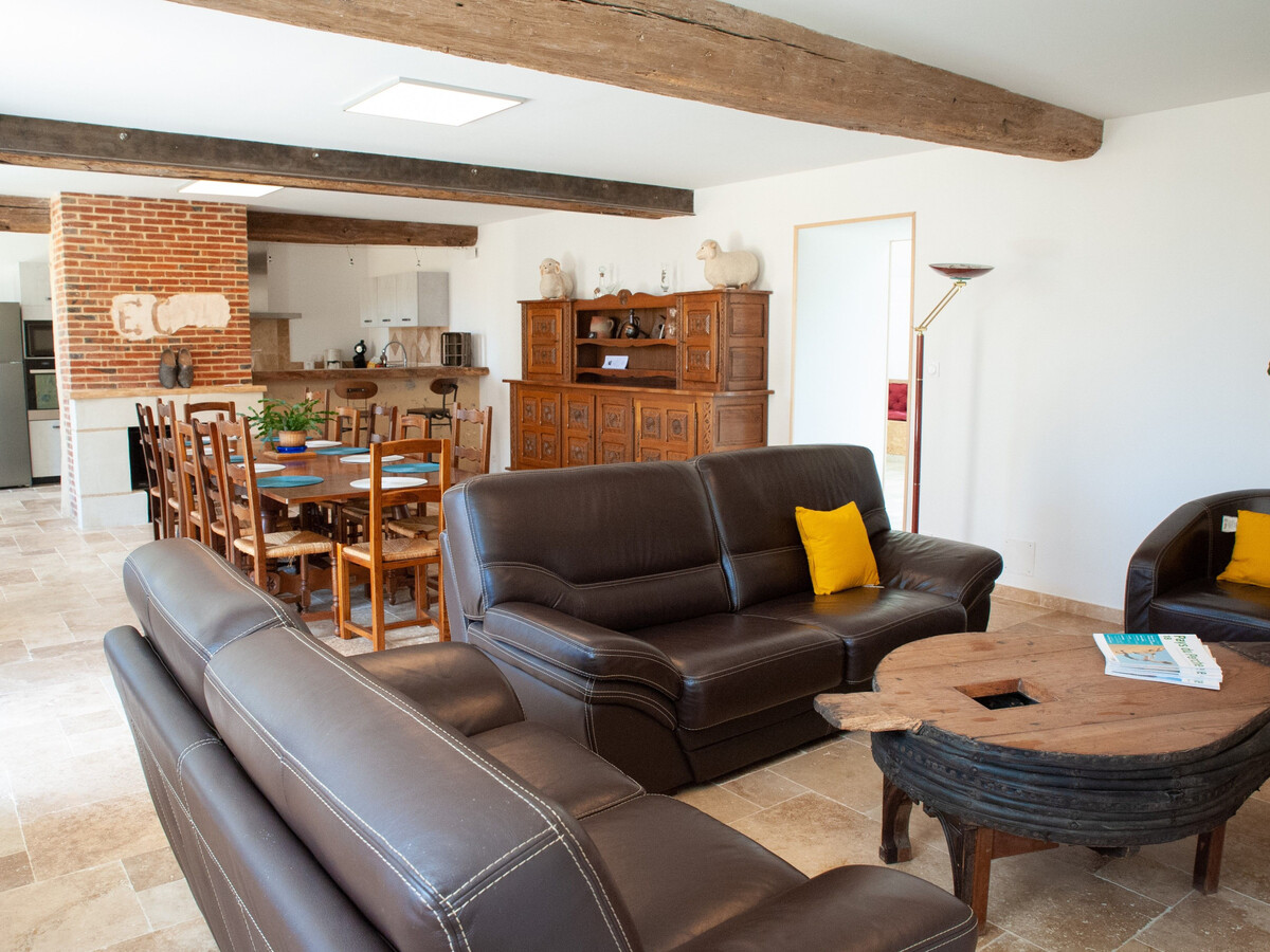 Gîte de la Bergerie : 14 personnes, 300 m², jardin et jeux - Photo 7