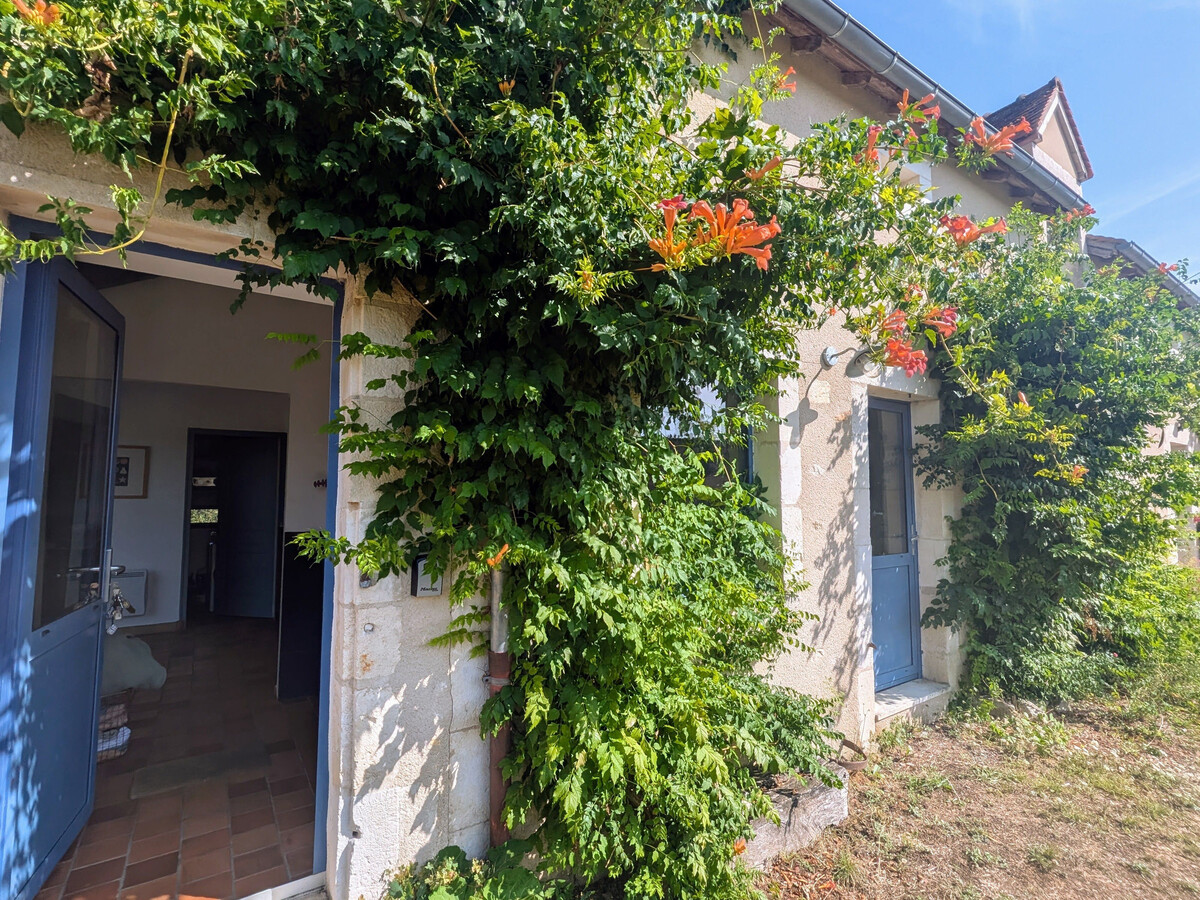 Deux maisons berrichonnes pour 16 personnes à Thenay - Photo 1