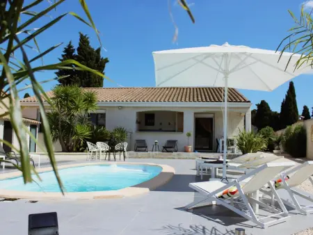Location villa à Saint Nazaire d'Aude, Superbe villa avec piscine privé et coin relax