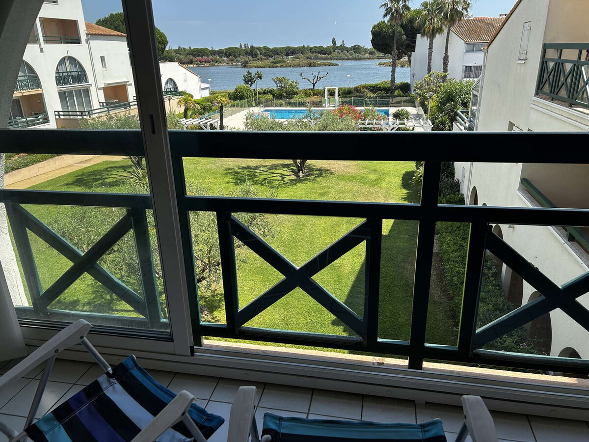 Appart 2 pièces vue lac à Port Camargue, piscine et parking - Photo 1