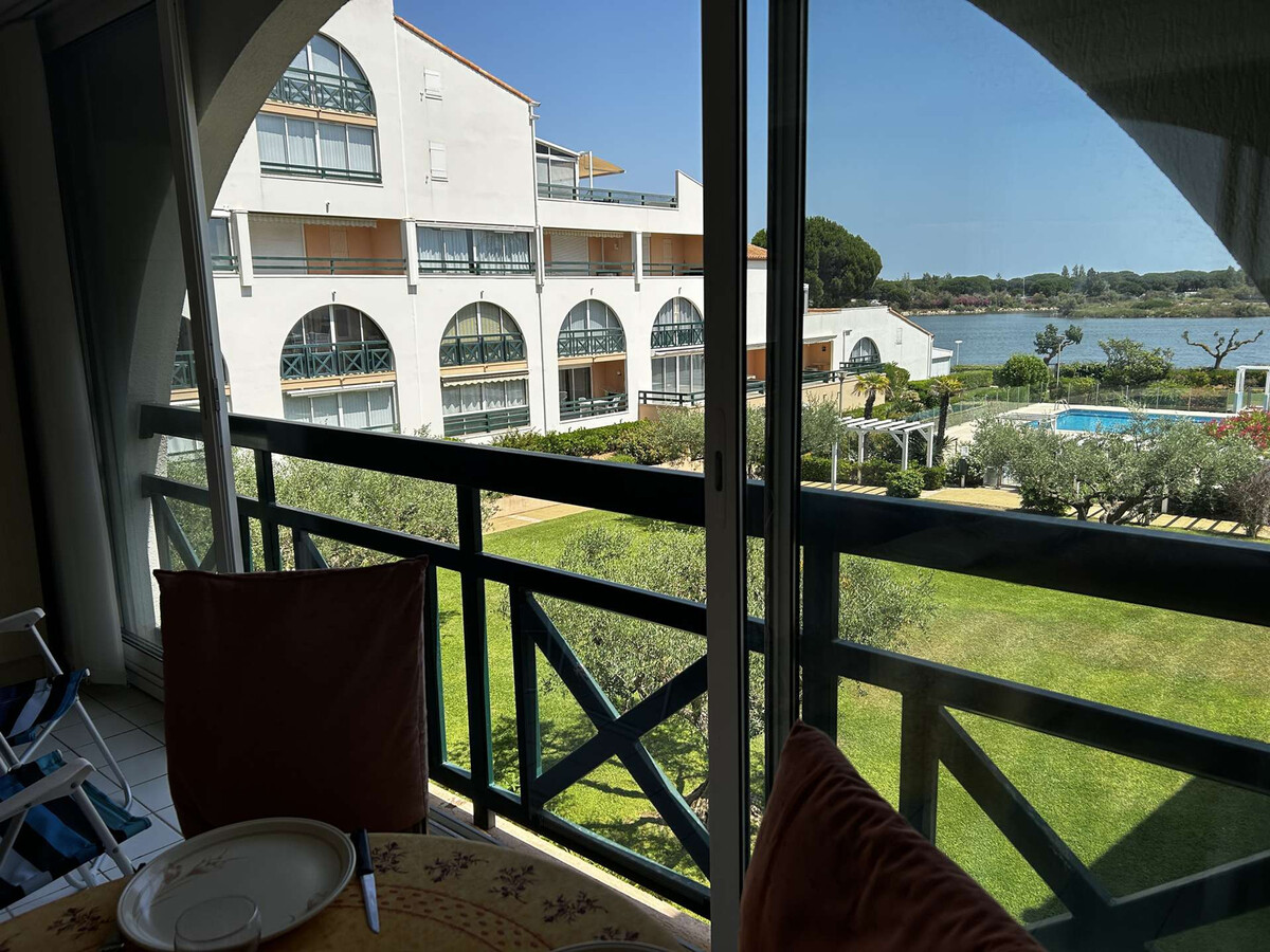 Appart 2 pièces vue lac à Port Camargue, piscine et parking - Photo 4