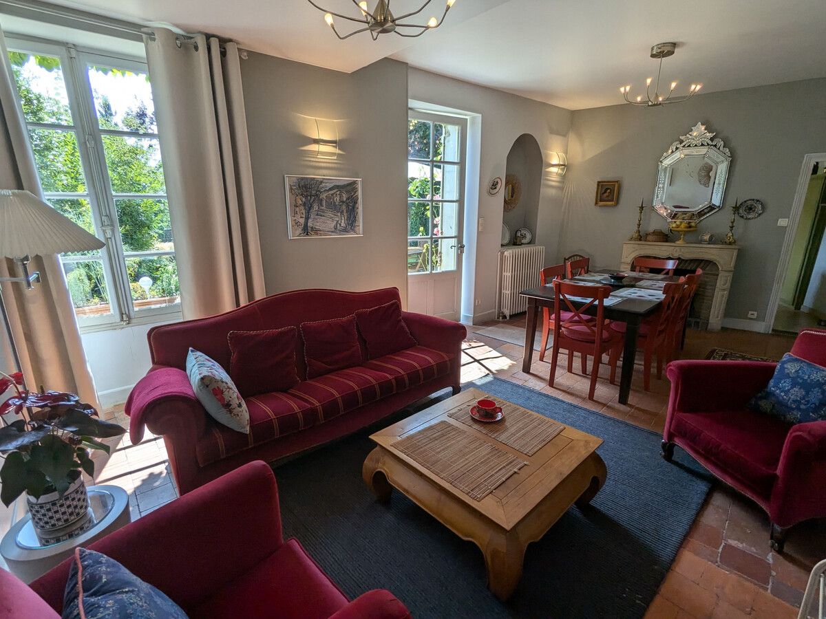 Gîte XVIIIe siècle avec jardin suspendu sur les remparts - Photo 3