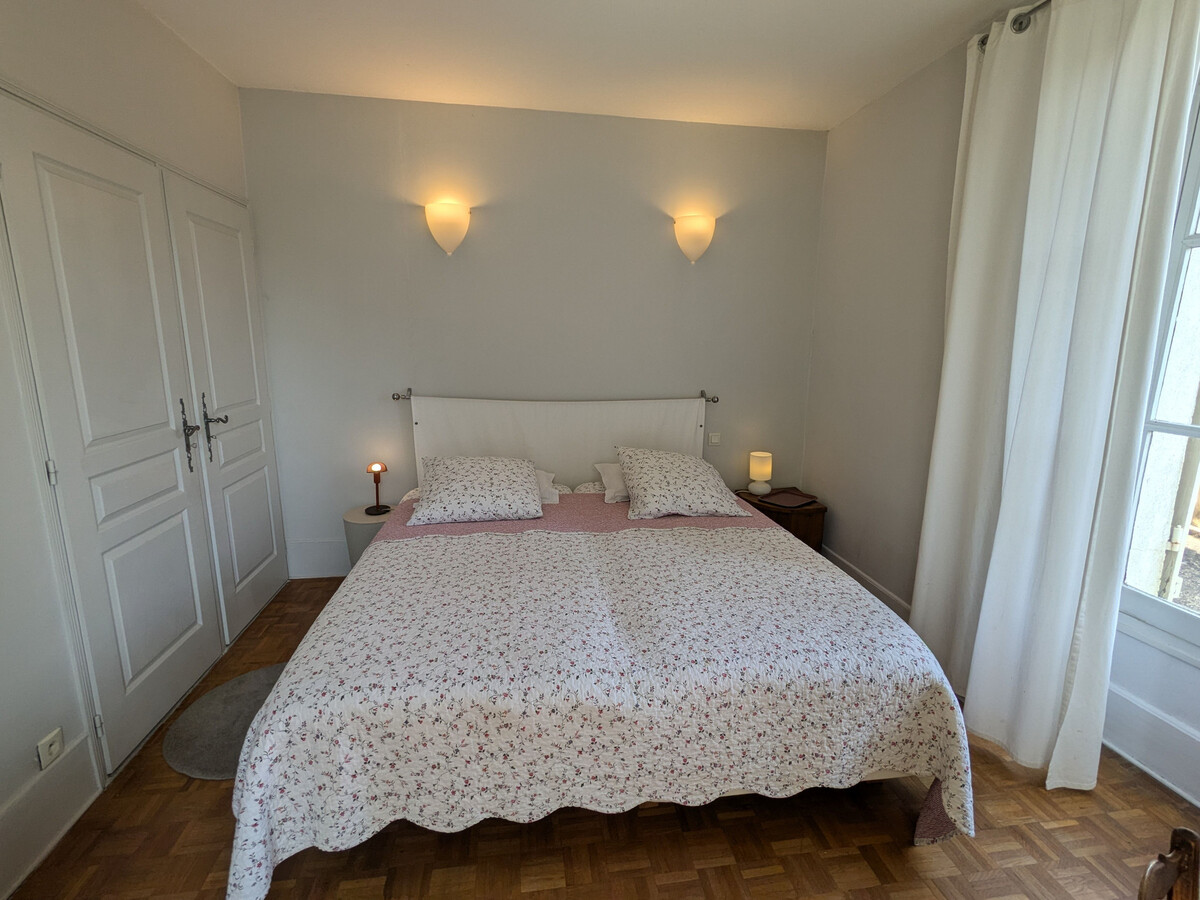 Gîte XVIIIe siècle avec jardin suspendu sur les remparts - Photo 5