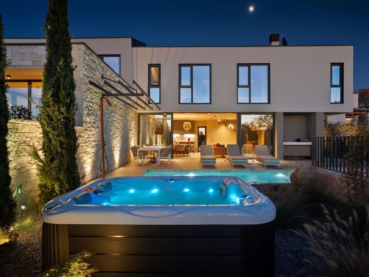 Maison Tia 2 : piscine chauffée privée à Poreč - Photo 1