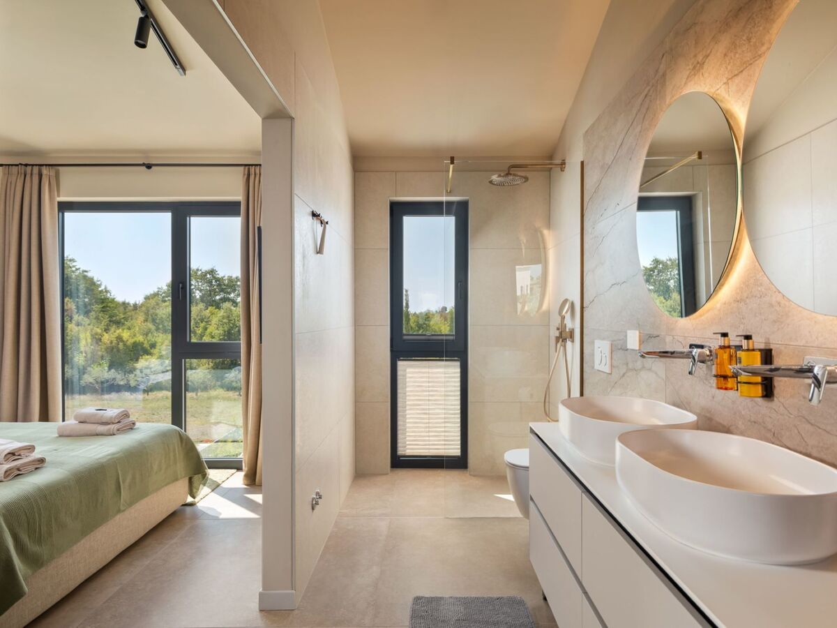 Maison Tia 2 : piscine chauffée privée à Poreč - Photo 34