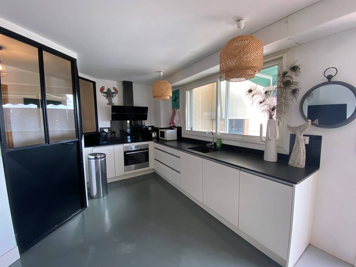 T3 climatisé vue mer, terrasse 14m², parking privé - Photo 3