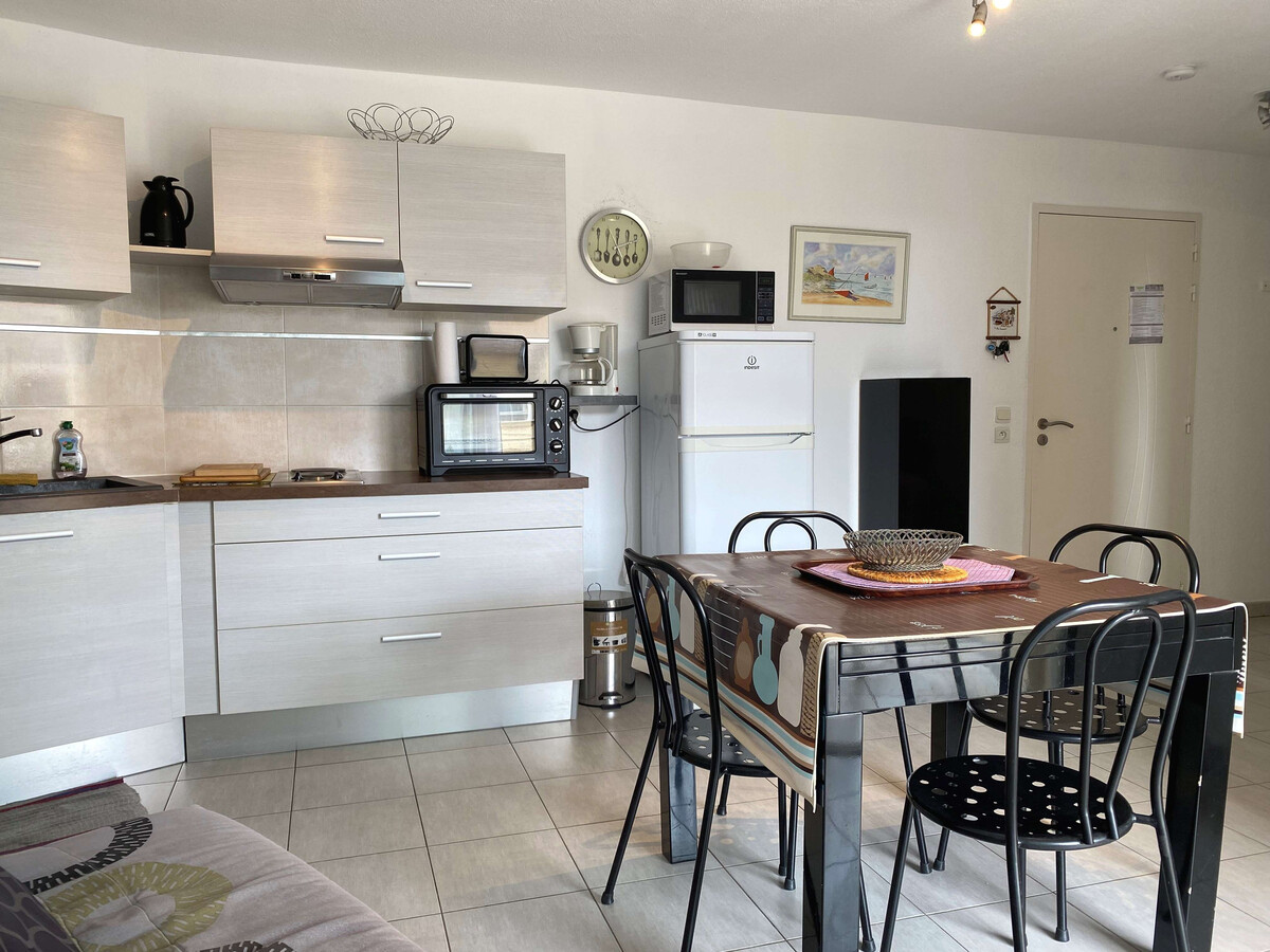 T2 Balaruc-les-Bains : terrasse privée, garage et climatisation - Photo 2