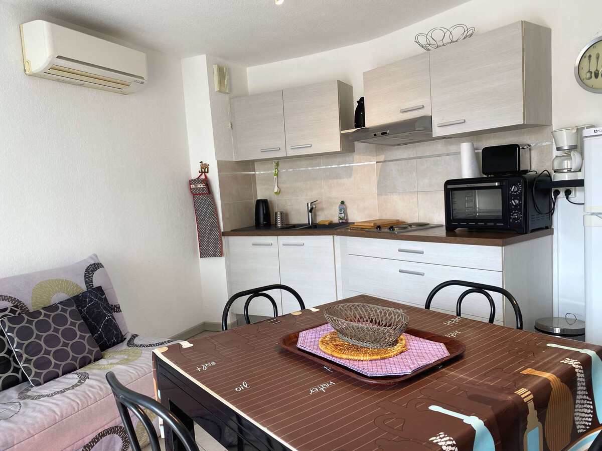 T2 Balaruc-les-Bains : terrasse privée, garage et climatisation - Photo 4