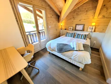 Chalet 6 chambres pour 12 pers avec cheminée et WiFi, vue montagnes - Photo 4