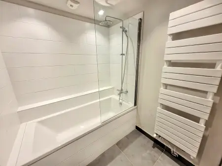 Chalet 6 chambres pour 12 pers avec cheminée et WiFi, vue montagnes - Photo 13
