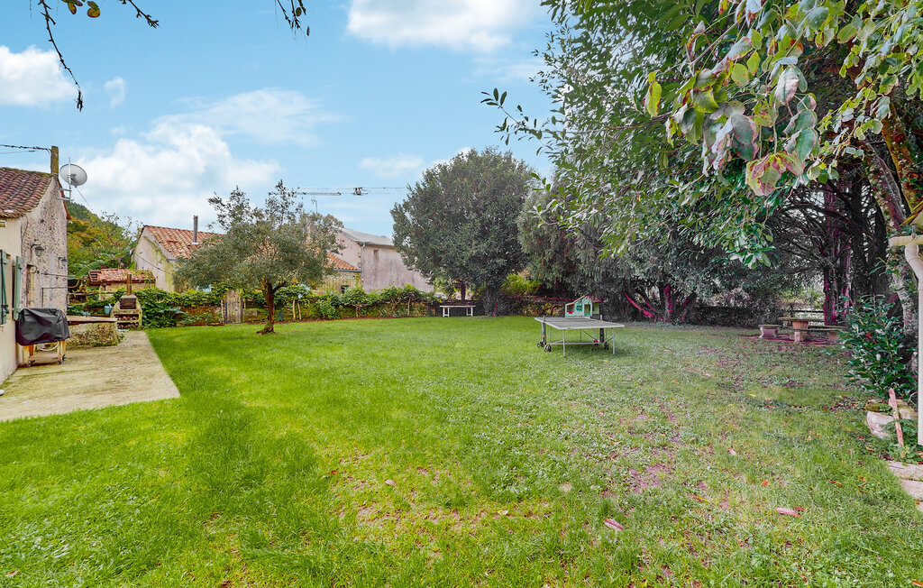 Maison charentaise avec piscine privée à Rioux - Photo 15
